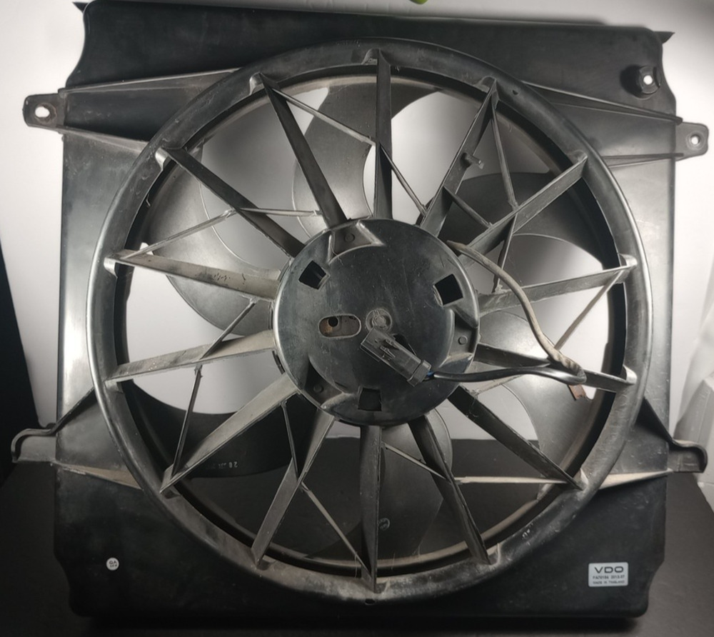2002 2003 2004 JEEP LIBERTY 3.7L COOLING FAN